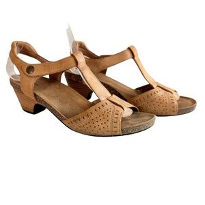 Taos Footwear Tan Sandals with Superior Comfort and Style